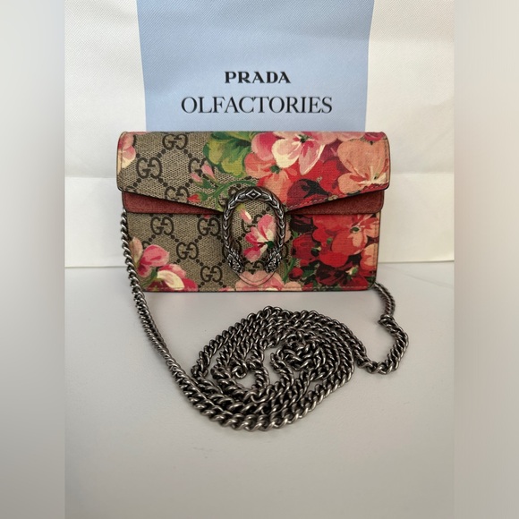 Gucci GG Supreme Monogram Blooms Super Mini Dionysus Shoulder Bag - Picture 3 of 9
